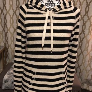 J. Crew Tops - 💚JCrew💚 Lightweight terry fitted sweatshirt J. Crew Tops - 💚JCrew💚 Lightweight terry fitted sweatshirt